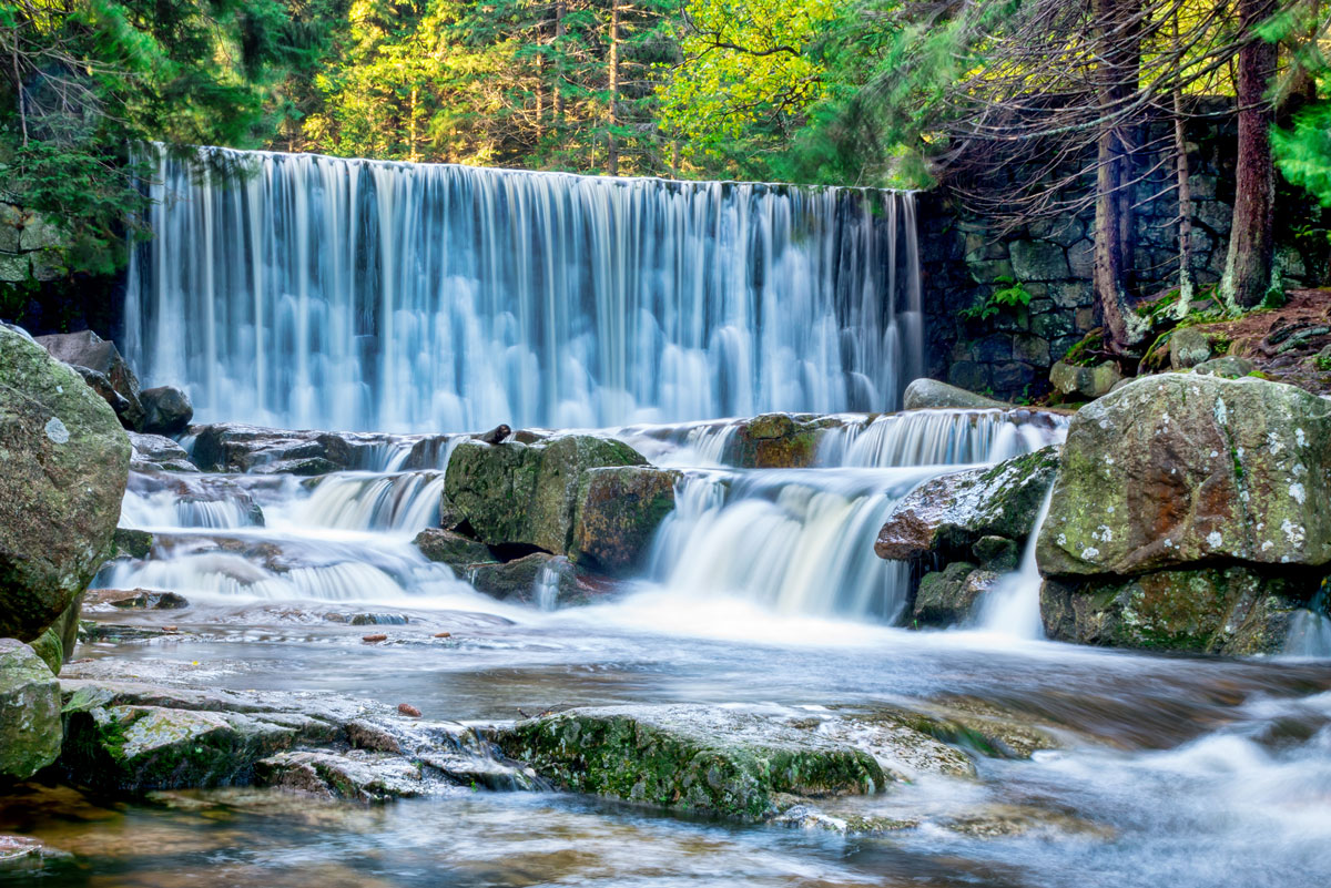 Karkonosze na wakacje, górska rzeka